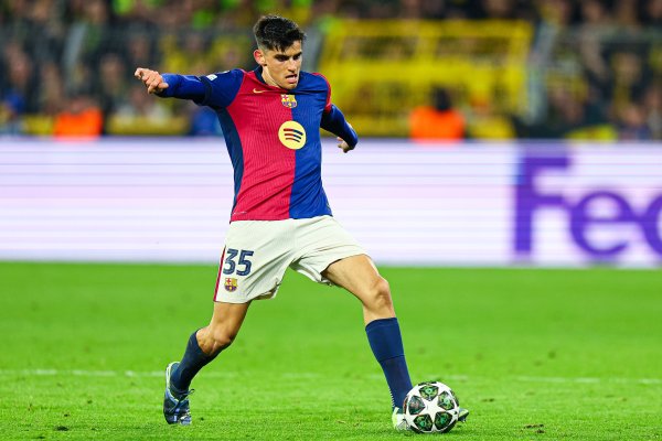 世体：巴萨中卫位置东说念主手短少，马丁被视为可能的中卫替补